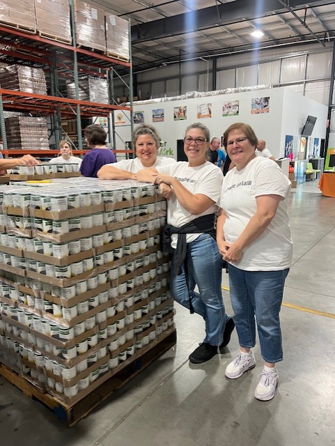 United Way food bank volunteers